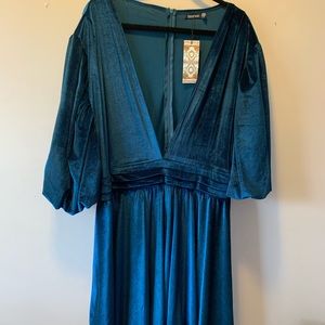 Boohoo Plus Blue Velvet Puff sleeve skater dress